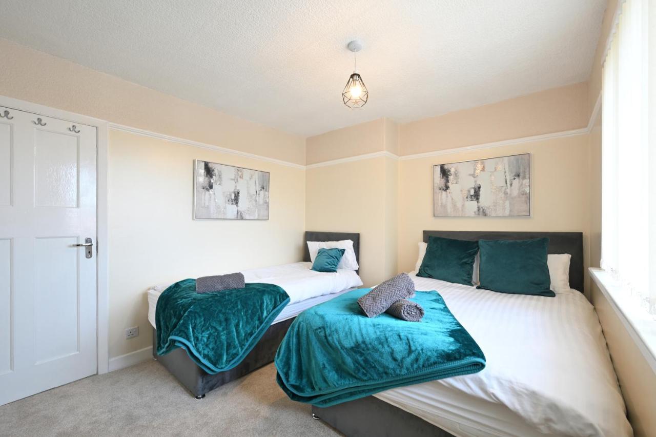Sleek And Stylish 3 Bed In Bolton - Garden - Parking Vila Exterior foto