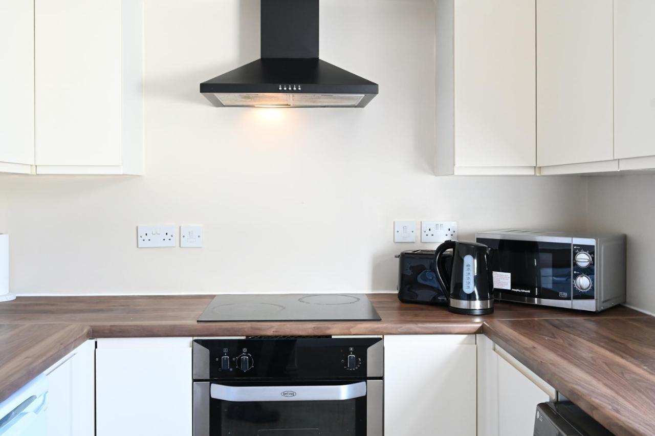 Sleek And Stylish 3 Bed In Bolton - Garden - Parking Vila Exterior foto