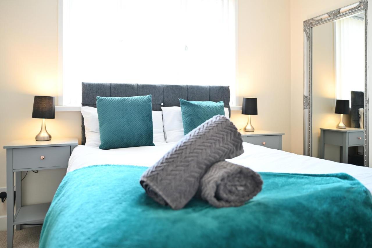 Sleek And Stylish 3 Bed In Bolton - Garden - Parking Vila Exterior foto