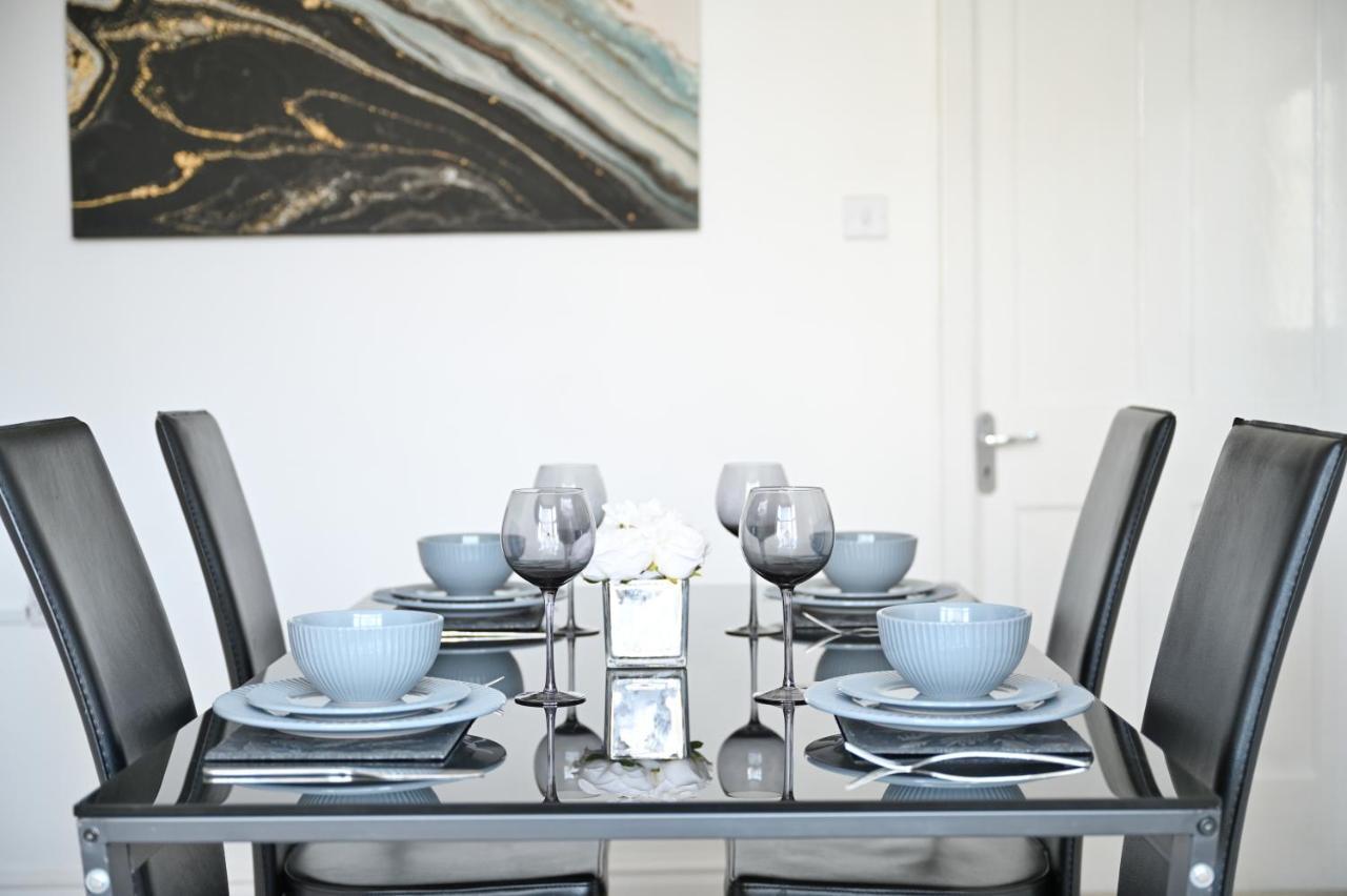 Sleek And Stylish 3 Bed In Bolton - Garden - Parking Vila Exterior foto