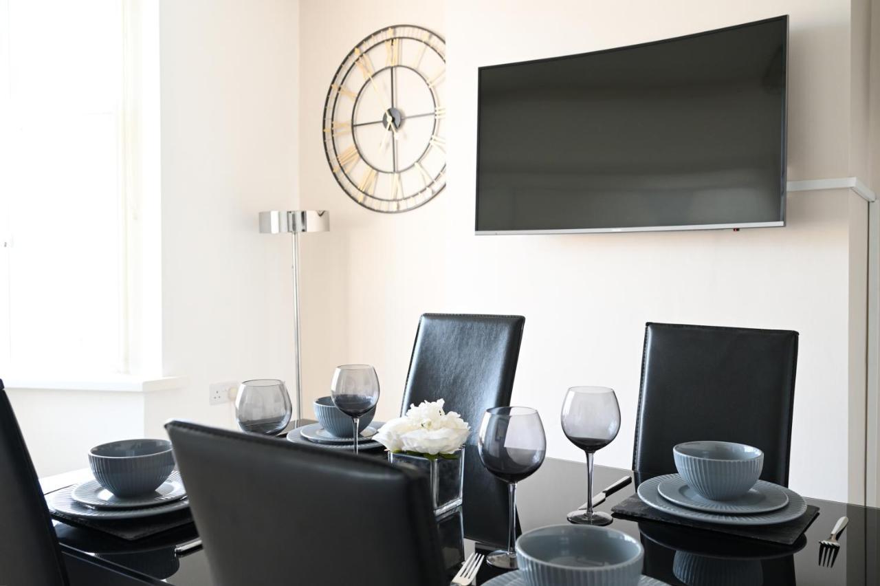 Sleek And Stylish 3 Bed In Bolton - Garden - Parking Vila Exterior foto