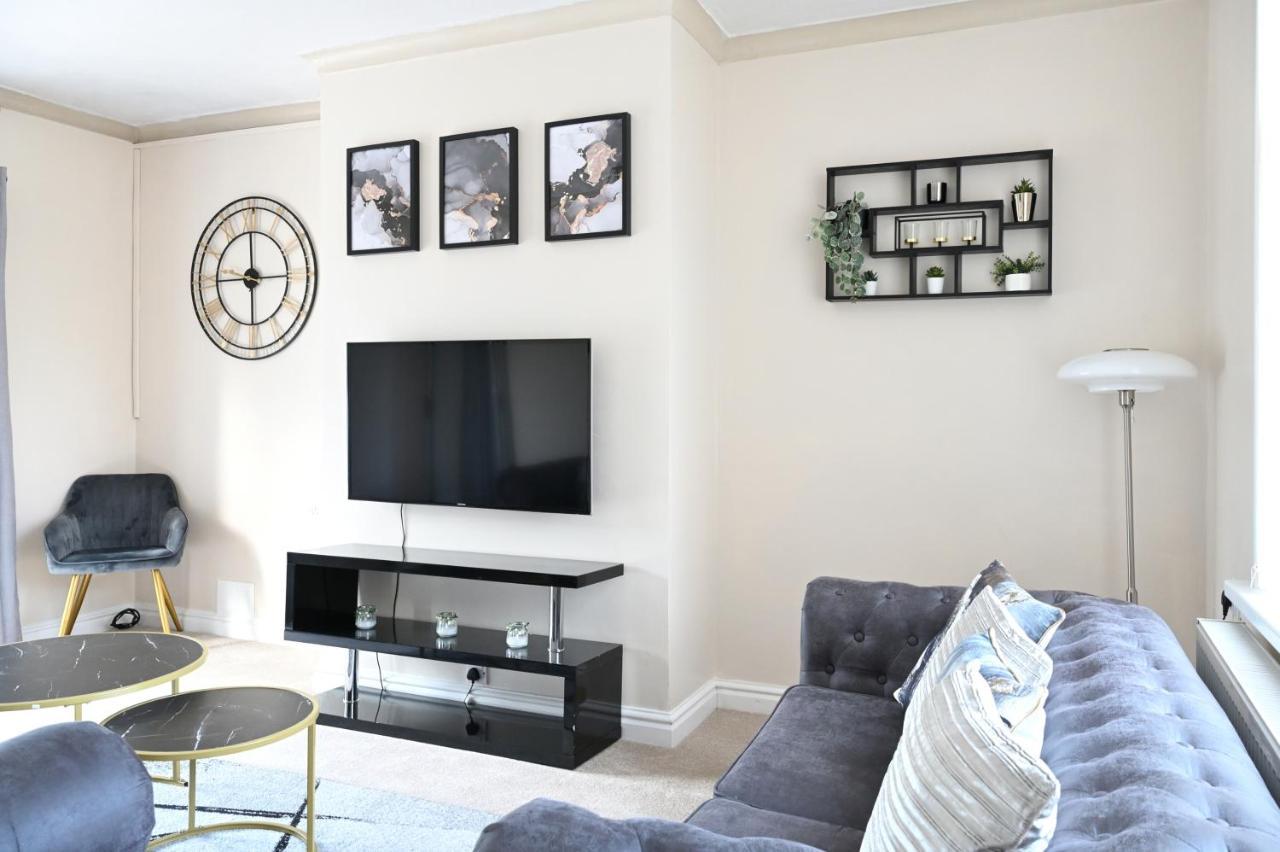 Sleek And Stylish 3 Bed In Bolton - Garden - Parking Vila Exterior foto