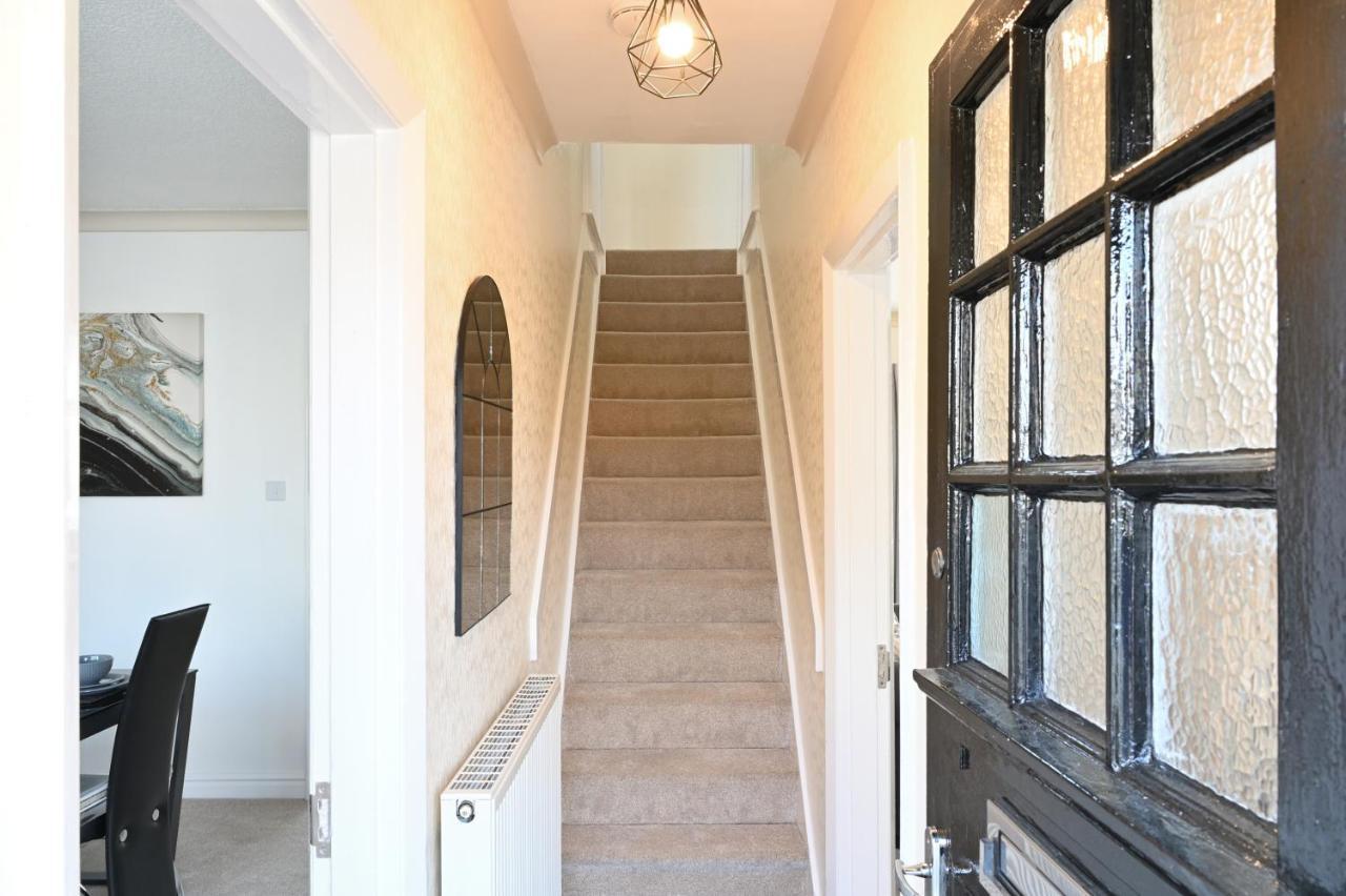 Sleek And Stylish 3 Bed In Bolton - Garden - Parking Vila Exterior foto
